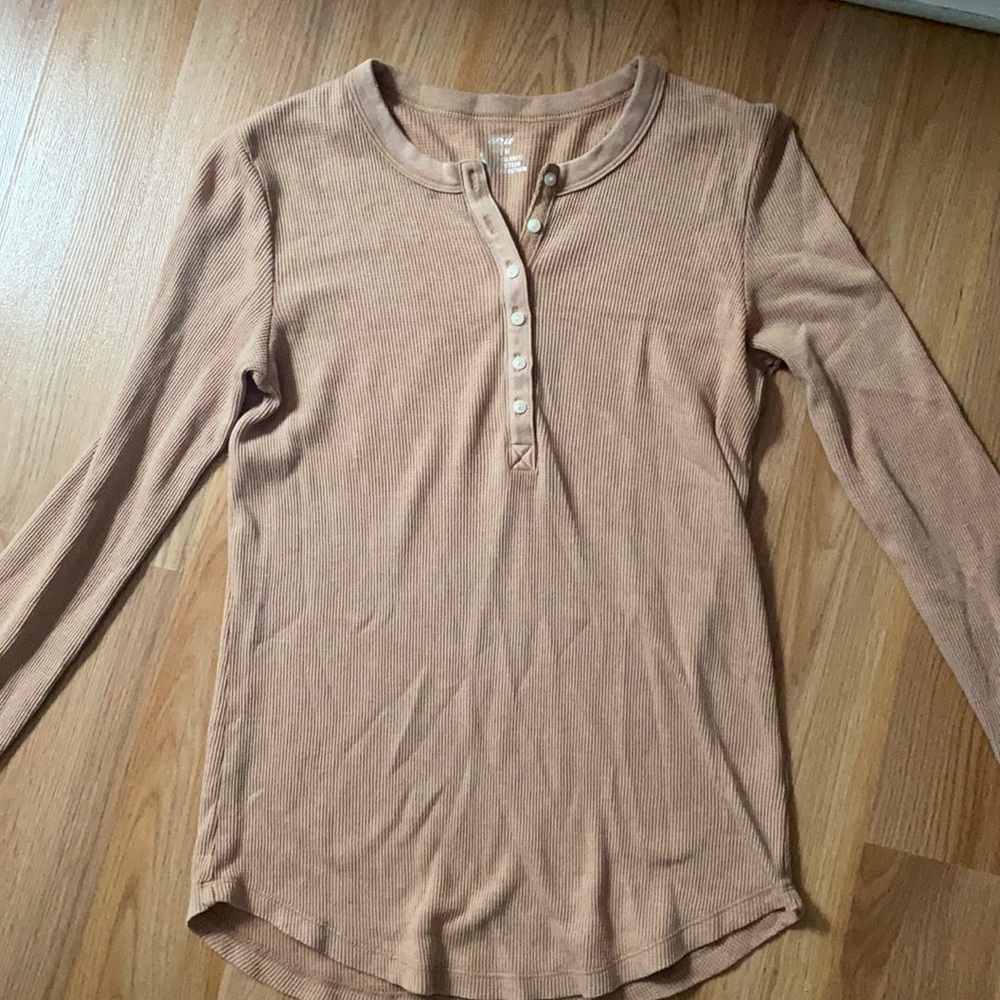 American Eagle Button Up Long Sleeve